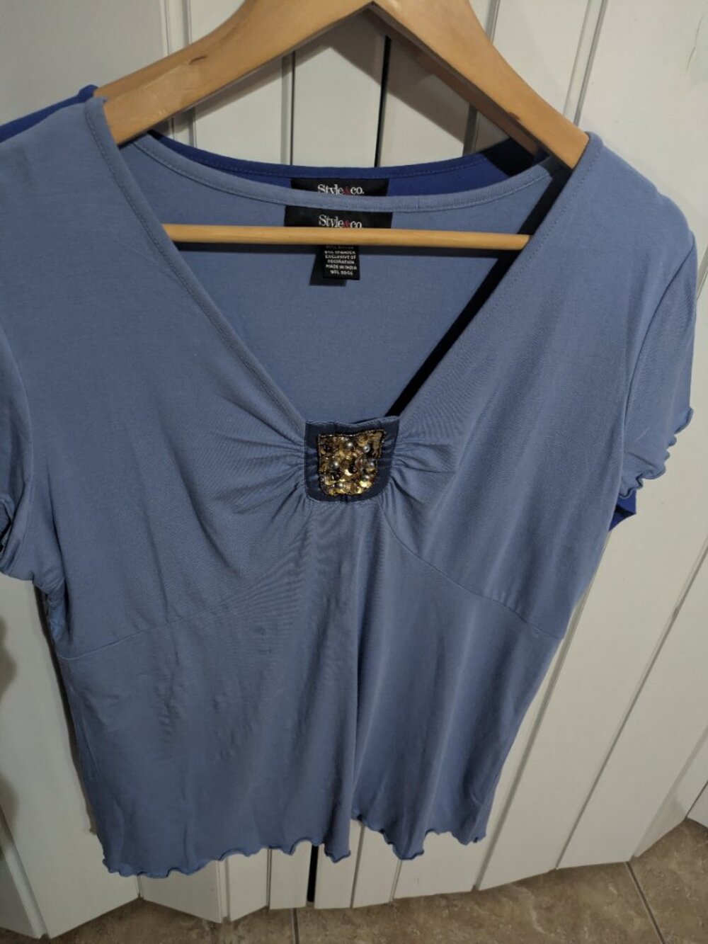 ~Bundle of TWO Beautiful Blouses! - Picture 3 of 4